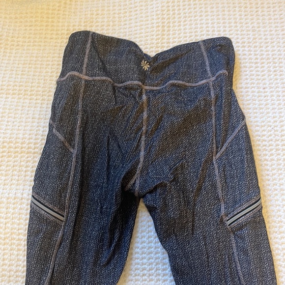 Too small - Picture 4 of 4